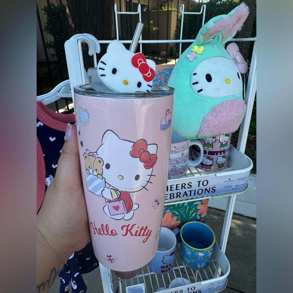Brand new hello kitty tumbler insulated. Keeps drinks hot or cold for hours.